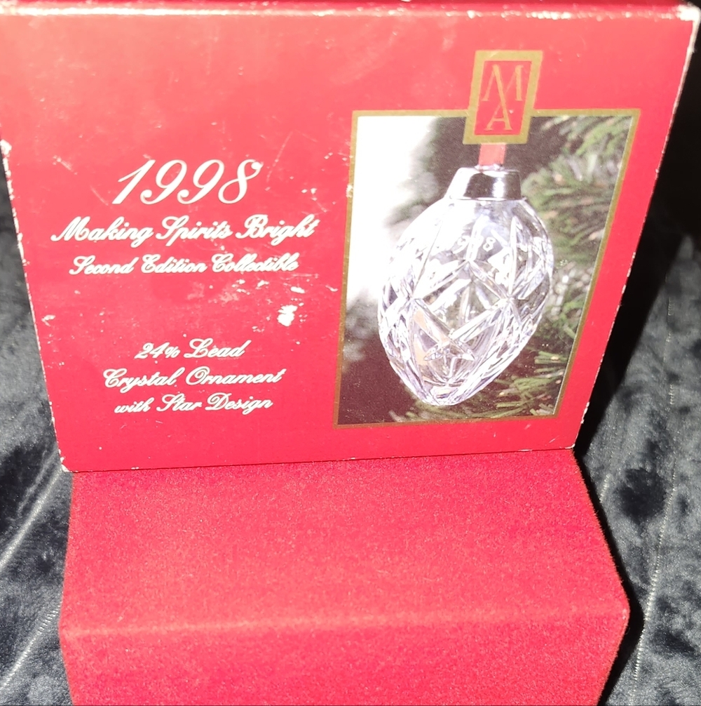 Lead Crystal Ornament with Star Design